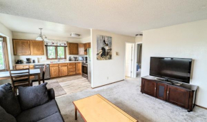 Spacious Downtown 2-bdrm Apartment